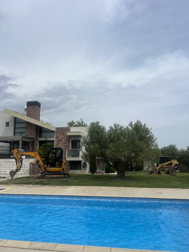 Παναγιώτης Βασιλάκης, Διαμόρφωση Υπαίθρων Χώρων, Χωματουργικές εργασίες, Καθαρισμός και αποψίλωση χόρτων, Κατεδαφίσεις κτιρίων και κατασκευών, Θεσσαλονίκη, earthworks constructions pvasilakis thessaloniki